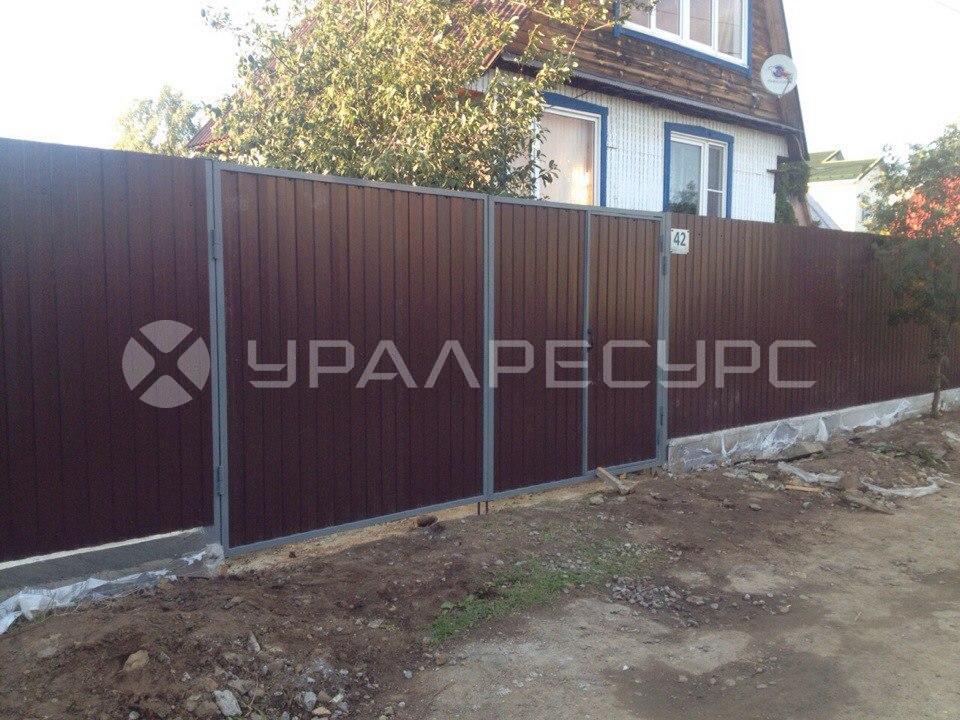 Забор из профлиста на ленточном фундаменте в пос. Санаторный